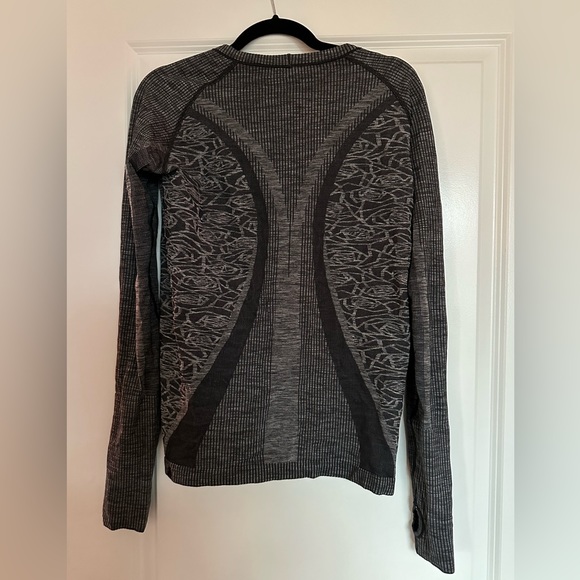 Lululemon Atheltic Top with Thumbholes - Limited Edition - Picture 2 of 3